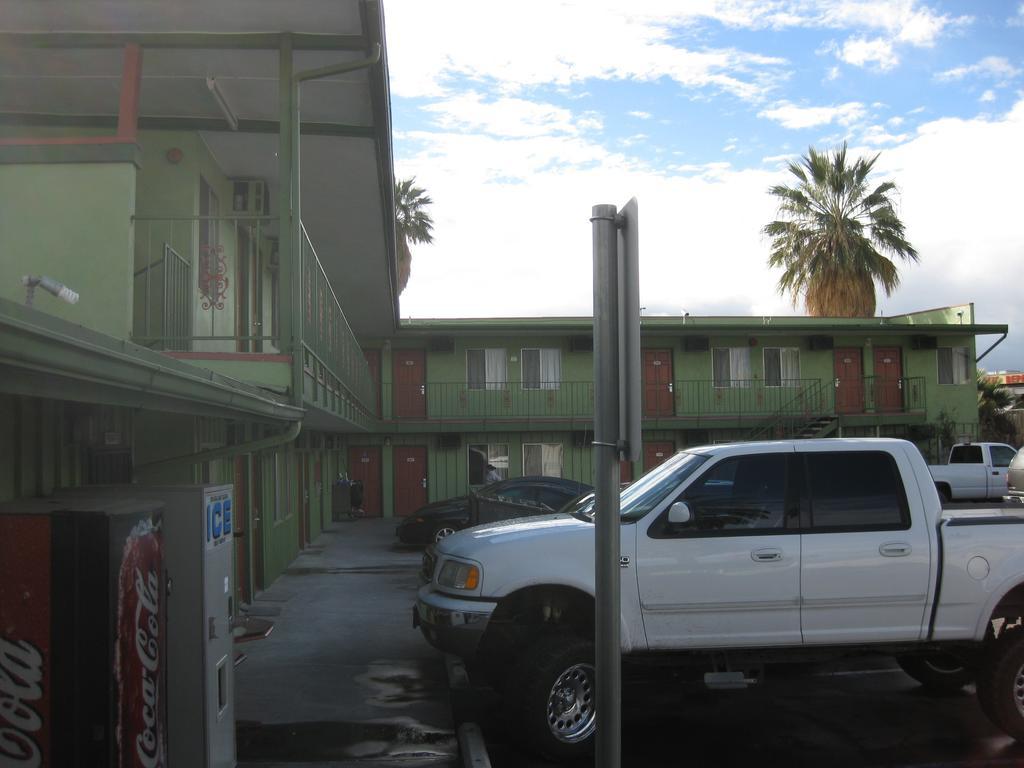 Sunshine Motel 3*